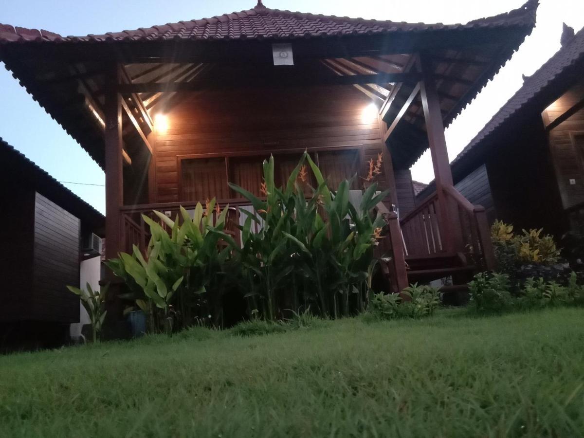 Svaha Nusa Guest House Нуса-Лембонган Экстерьер фото